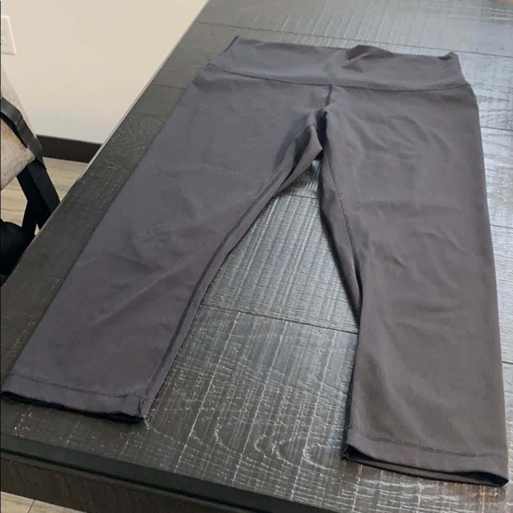 Black Lululemon Workout Crops